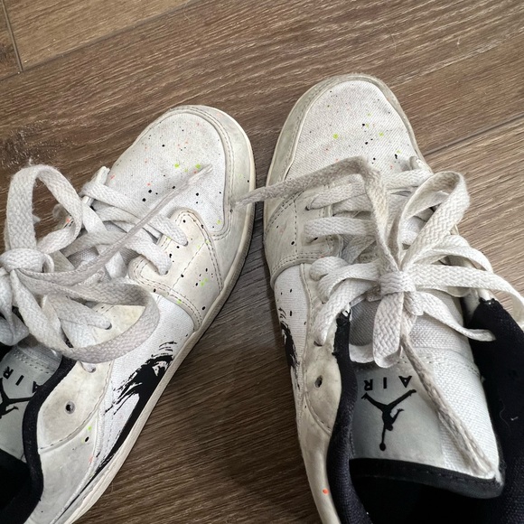 Youth Nike Air Jordan 1 low brushstroke paint splatter - Picture 7 of 8